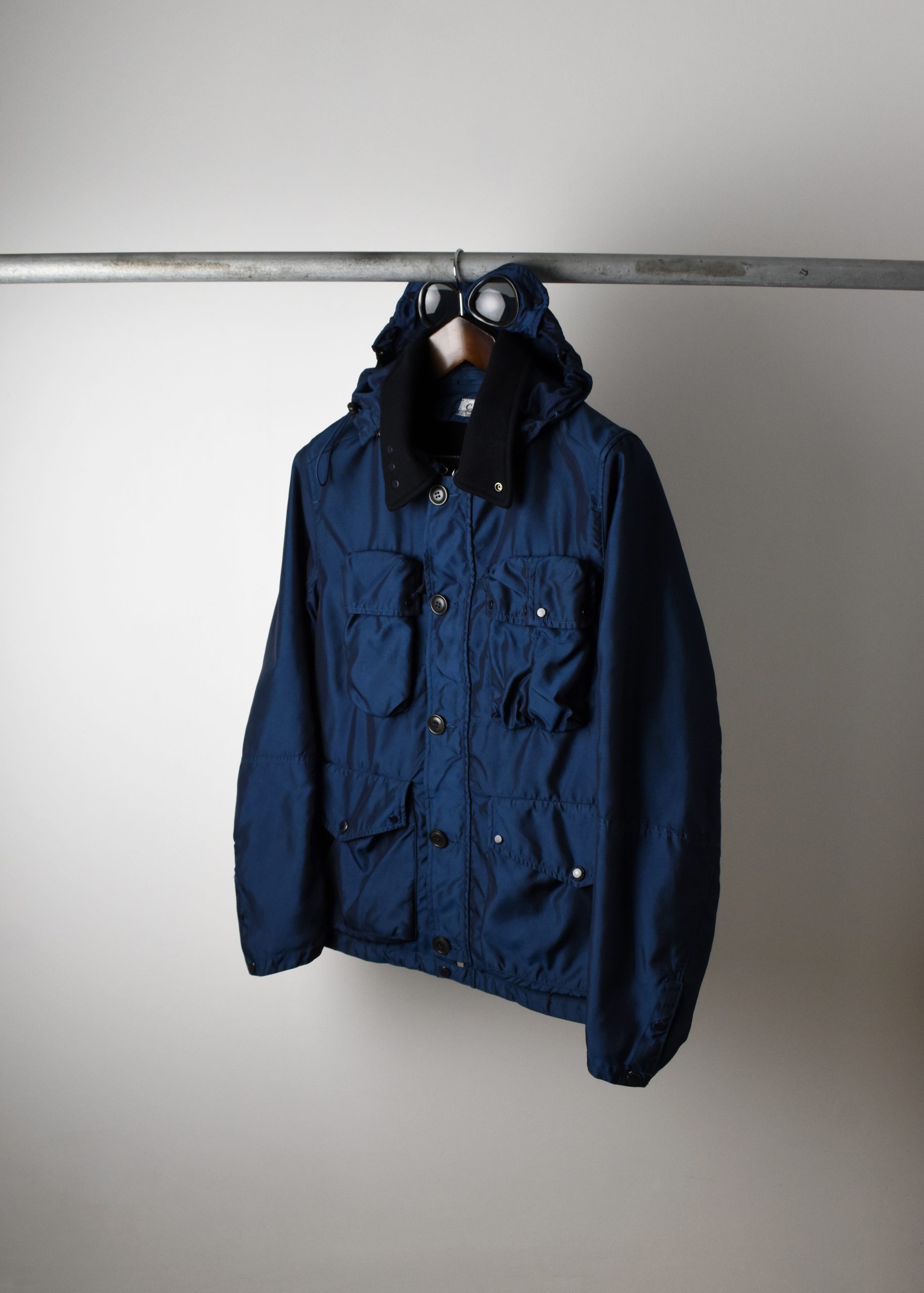 AW14 C.P. COMPANY (CP) NYSACK MULTI POCKET GOGGLE JACKET (L