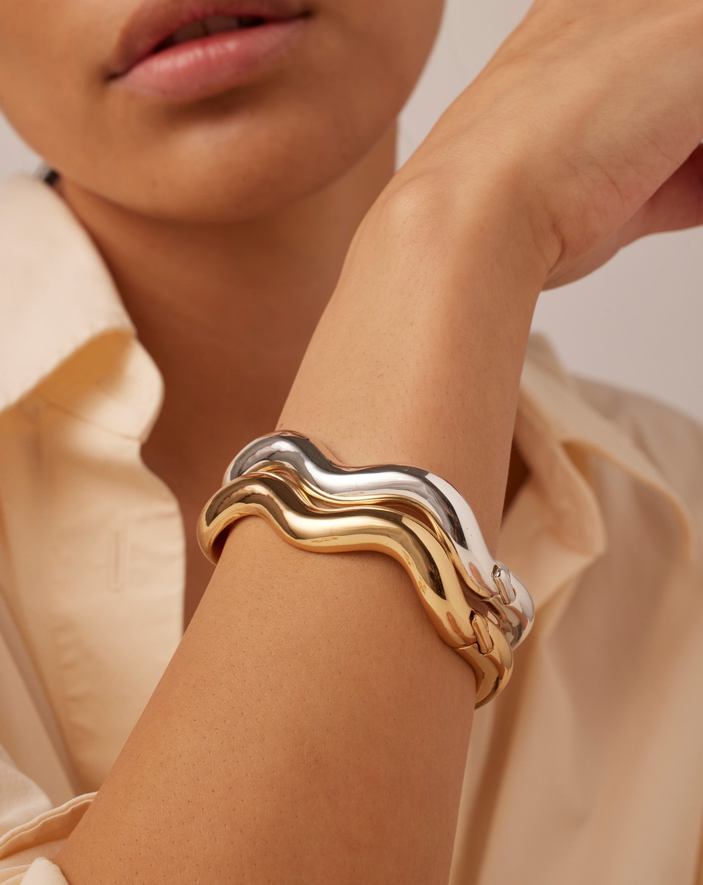 Ola Gold Bangle | Wavy Bangle Bracelet | JENNY BIRD