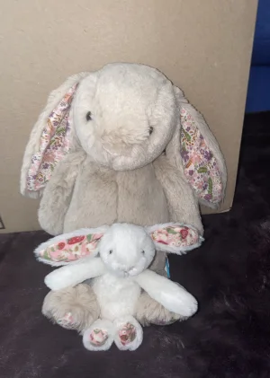 Blossom Cream Bunny 'Berry' Bag Charm Jellycat | Jelly Journal