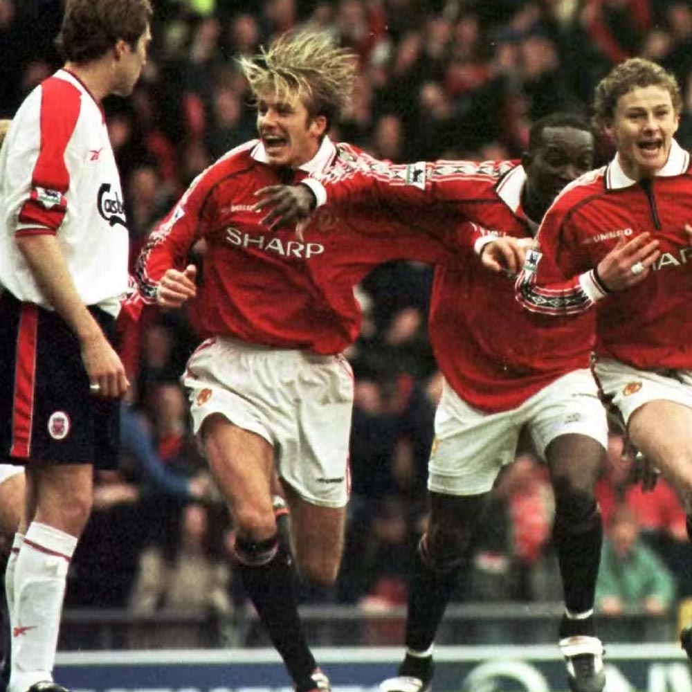 MANCHESTER UNITED TREBLE LONG SLEEVE HOME RETRO JERSEY 1998 1999