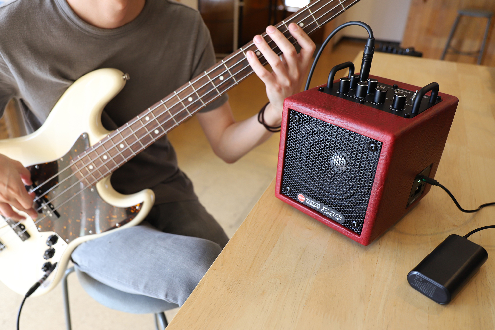 PJB外で弾いちゃう？NANOBASS X4C新登場！ – JES公式ブログ