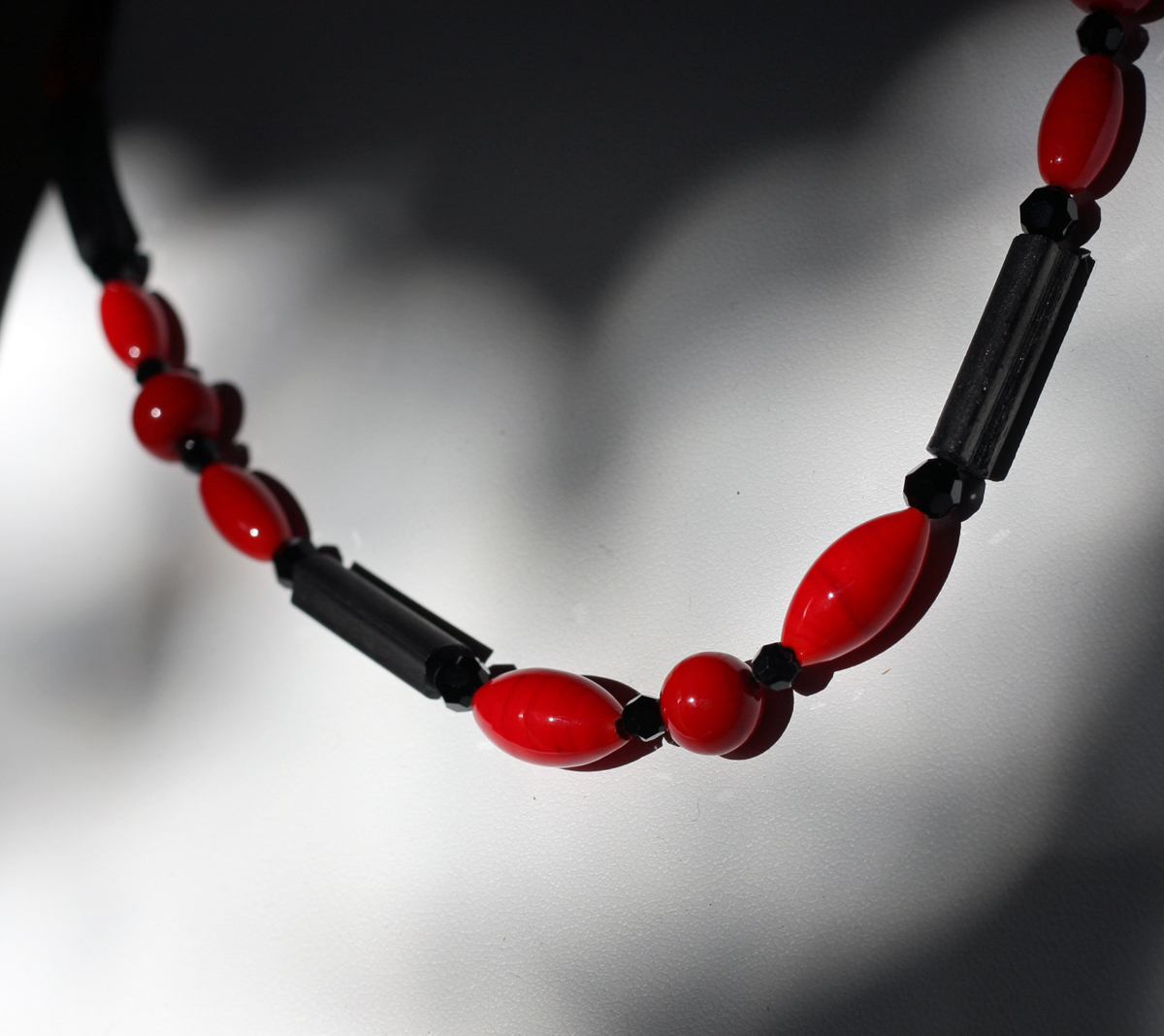 永平智子 竹炭ネックレス wt ベネチアンガラスビーズ&黒スワロフスキー