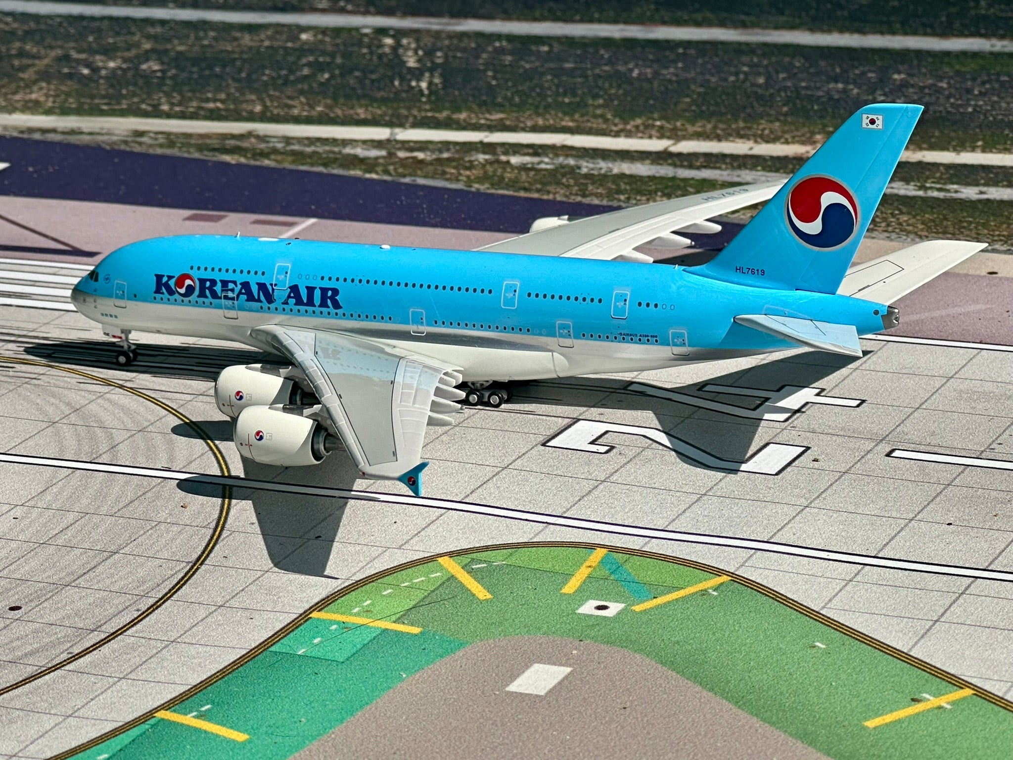 Korean Air A380 HL7619 AV400 – JH Wings