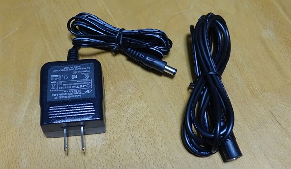 HTC Viveのベースステーション用の予備ACアダプタに使える汎用品を紹介