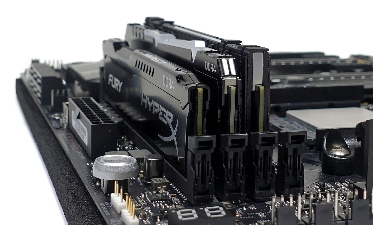 HyperX FURY RGB DDR4」をレビュー。自動同期機能で手軽にライトアップ