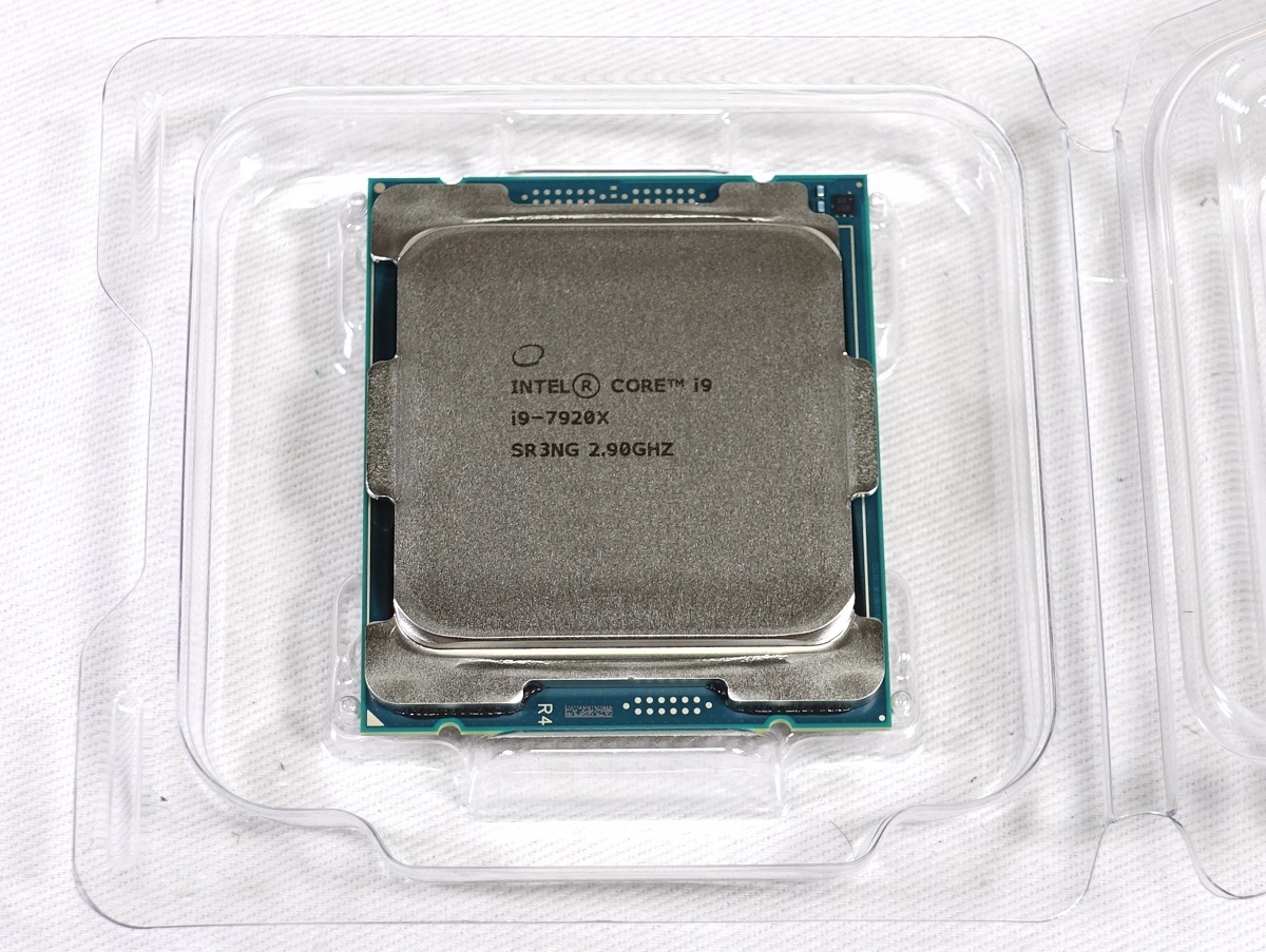 12コア24スレッド「Core i9 7920X」を殻割りで4.6GHzにOCレビュー