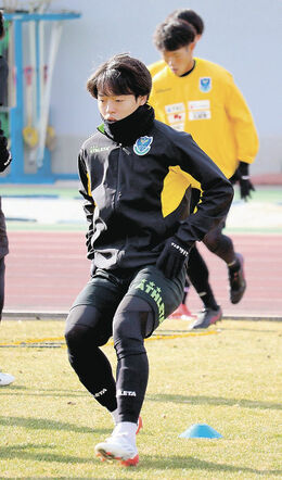 前橋育英高サッカー部 新天地へ》FW五十嵐理人（鹿屋体大－栃木