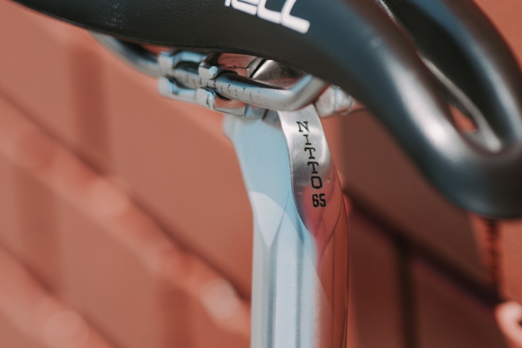 競輪フレームで組んだピストバイクの魅力とは？カラビンカ乗りが偏愛