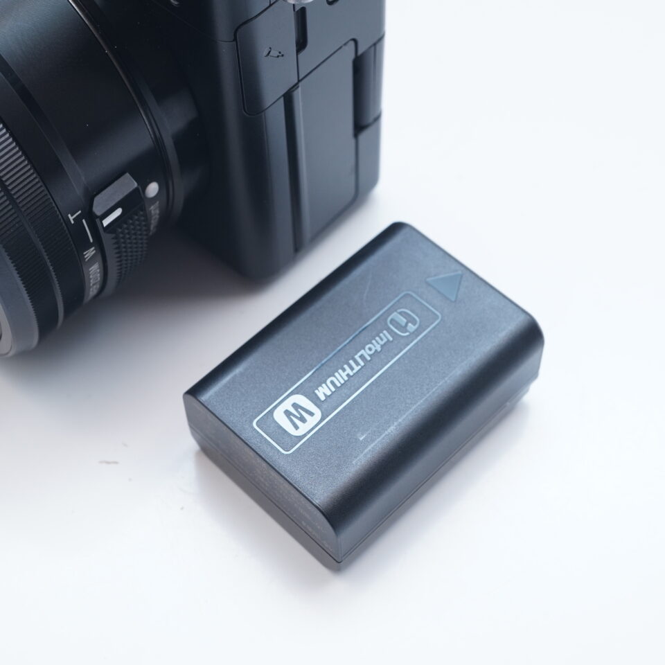 ZV-E10と一緒に買うべきアクセサリー！おすすめアイテム6選