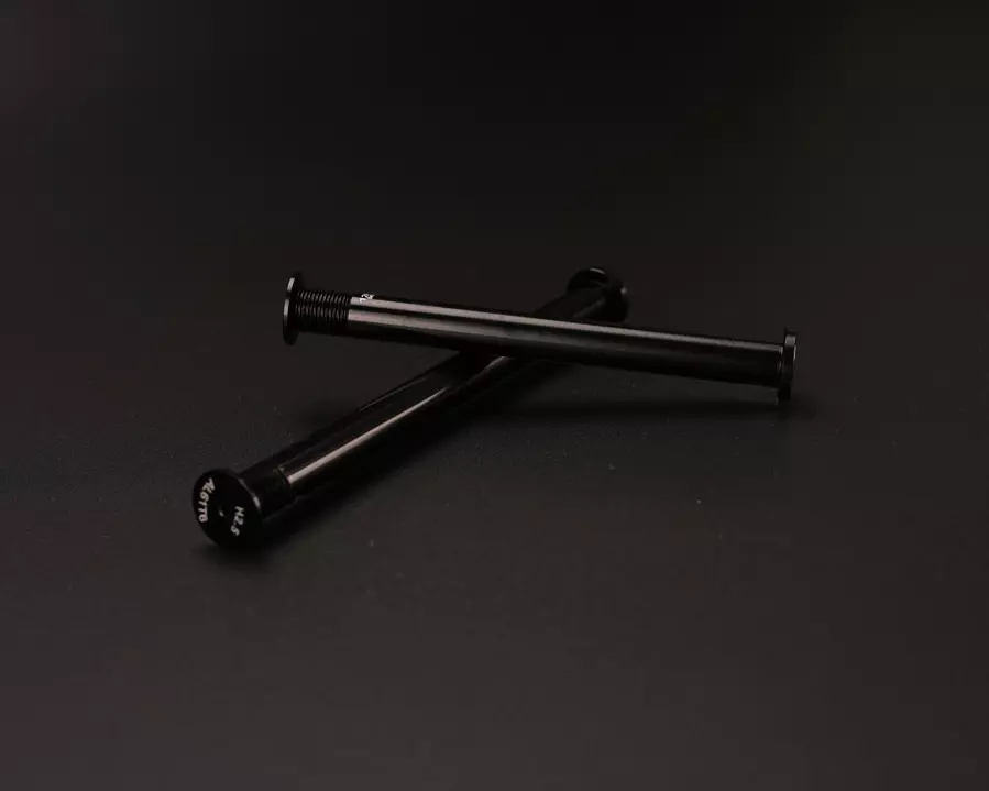 スルーアクスル - Elitewheels