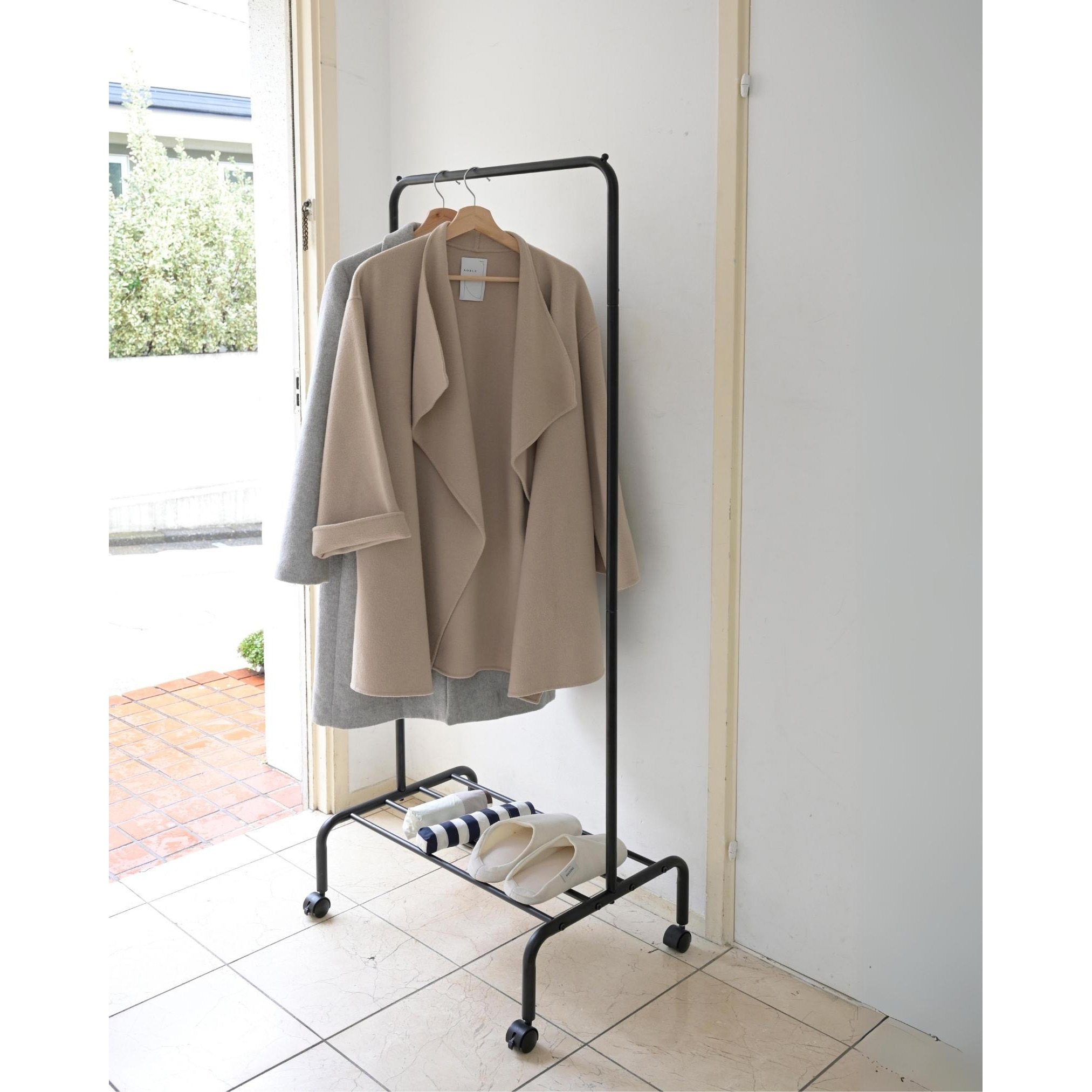 BTH-S(MBK) 棚付きハンガーラック YAMAZEN(山善) スチール ブラック色