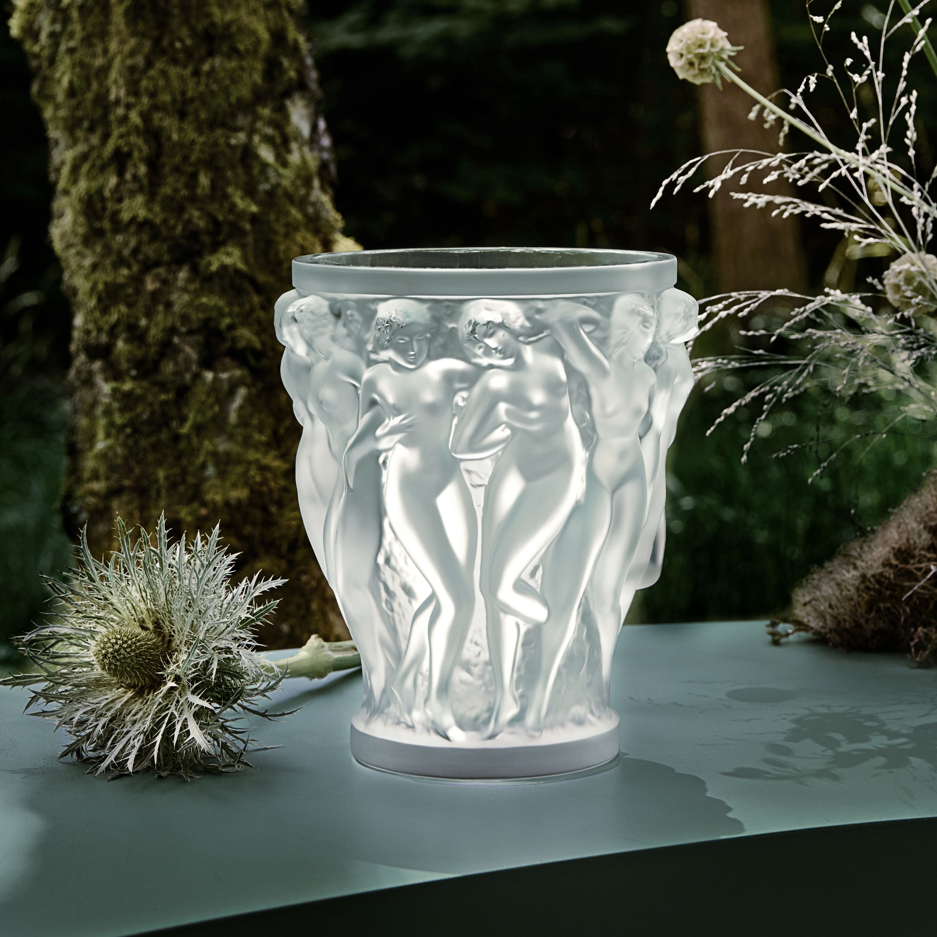 フラワーベースバコントゥ アイコニック – Lalique Japan