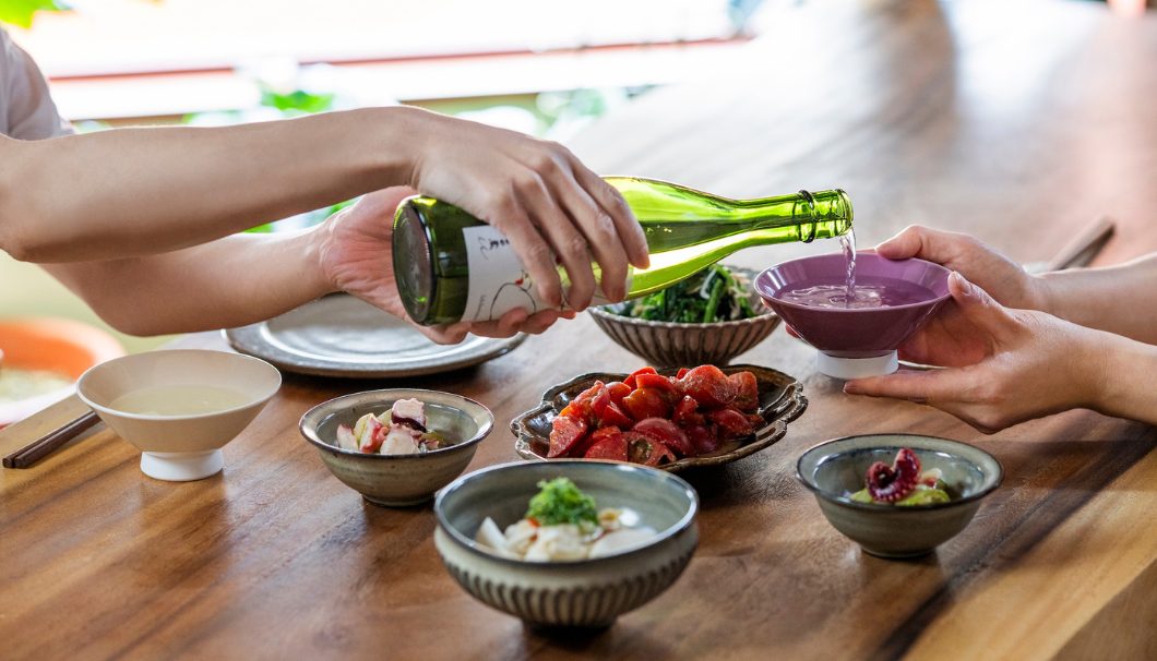 愛酒家にうれしい1合サイズの盃！波佐見焼ブランド「zen to」の新作酒