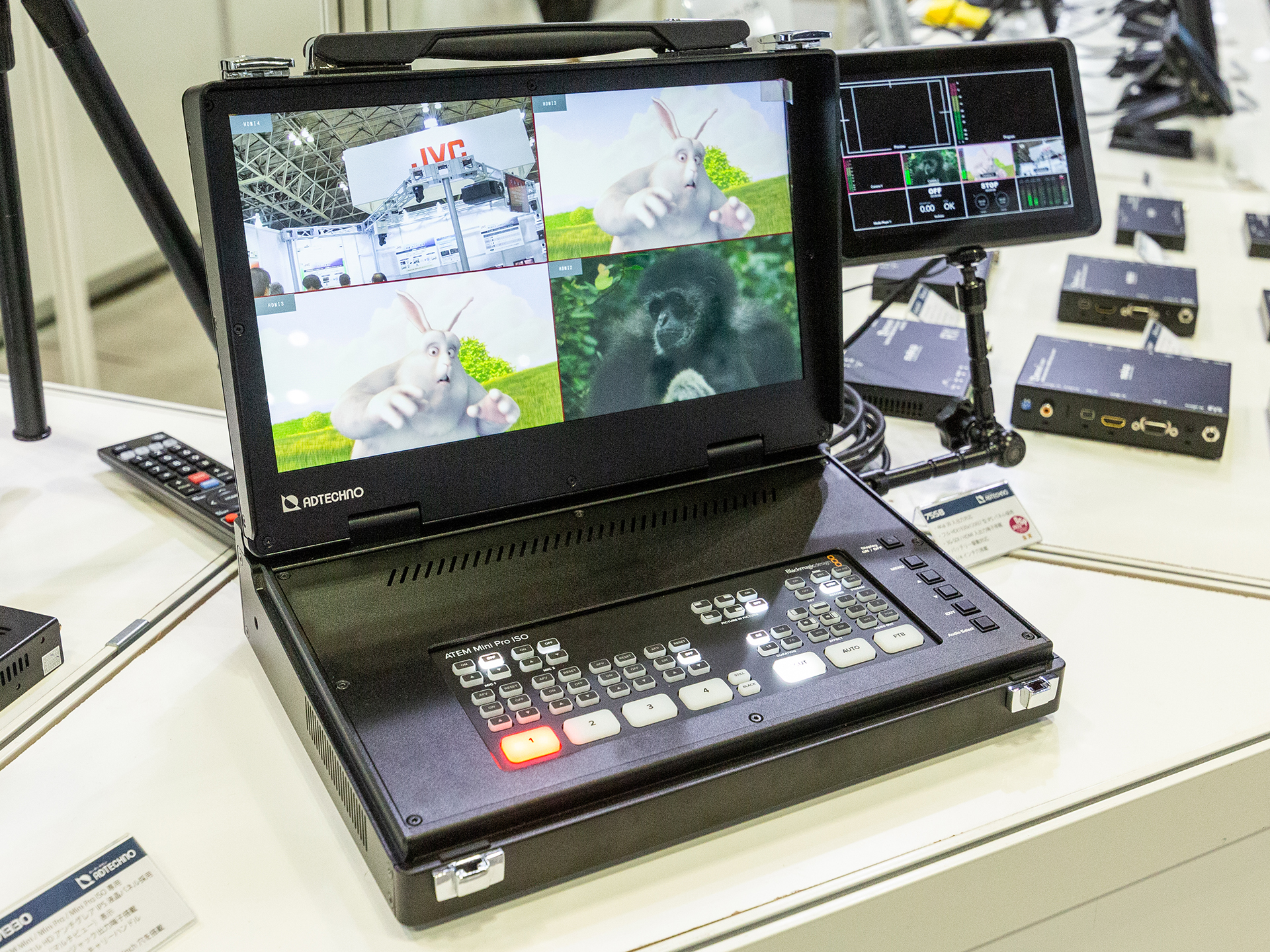 エーディテクノ：ATEM Miniシリーズ専用13.3型モニター搭載キャリー