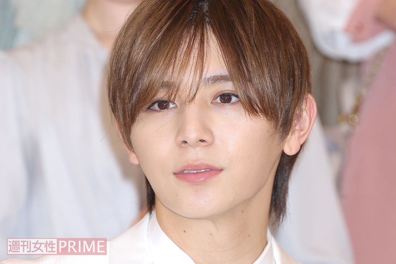 Hey! Say! JUMPの「8000円ペンライト」グッズにファン困惑、20周年まで