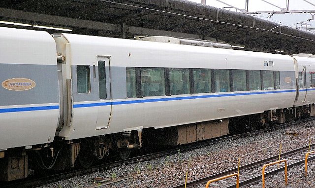 JR西日本 683系 4000番台 特急 「サンダーバード」 - J鉄 online