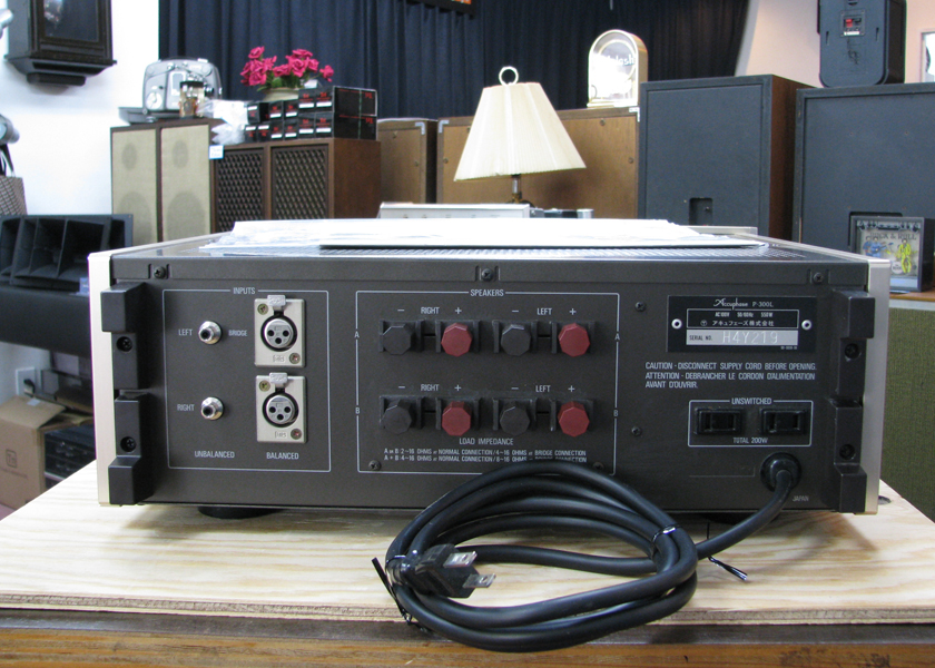 Accuphase(アキュフェーズ) P-300L パワーアンプ - 中古オーディオの