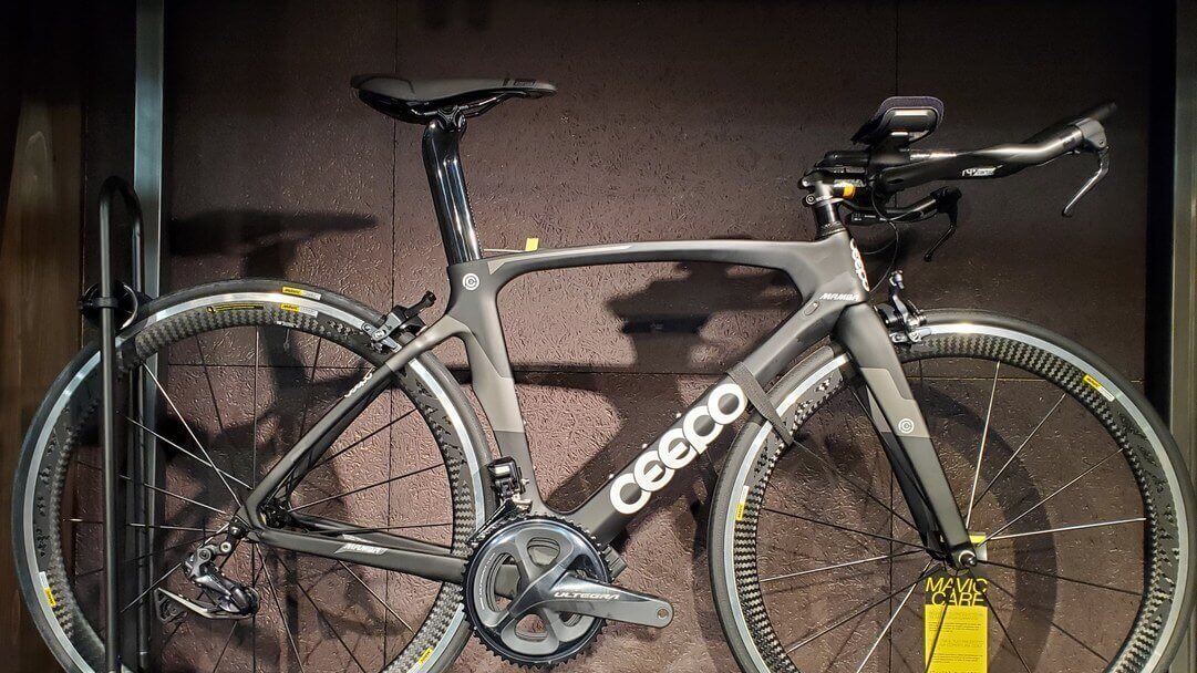 CEEPOの人気車種『MAMBA』のトライアスロン仕様の特価車あります