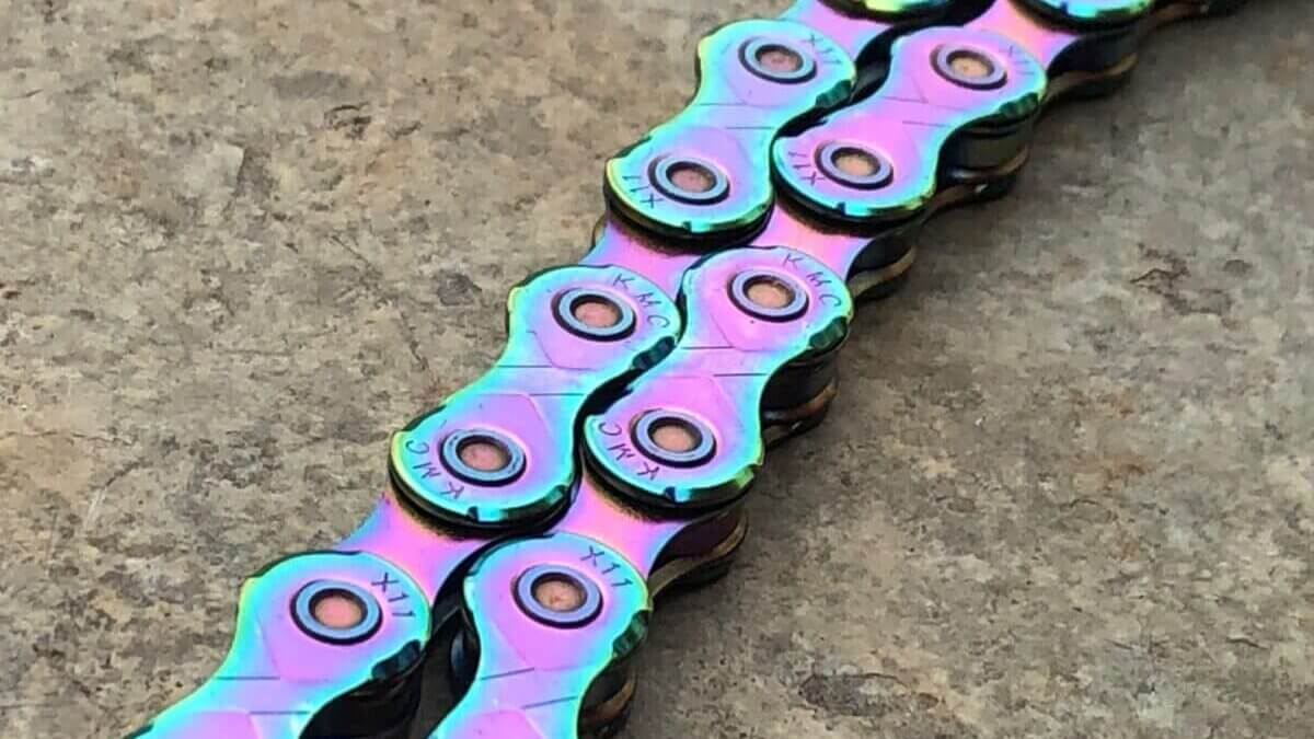 KMCの限定チェーン】これはカッコいい！X12＆X11 AURORA LTD入荷