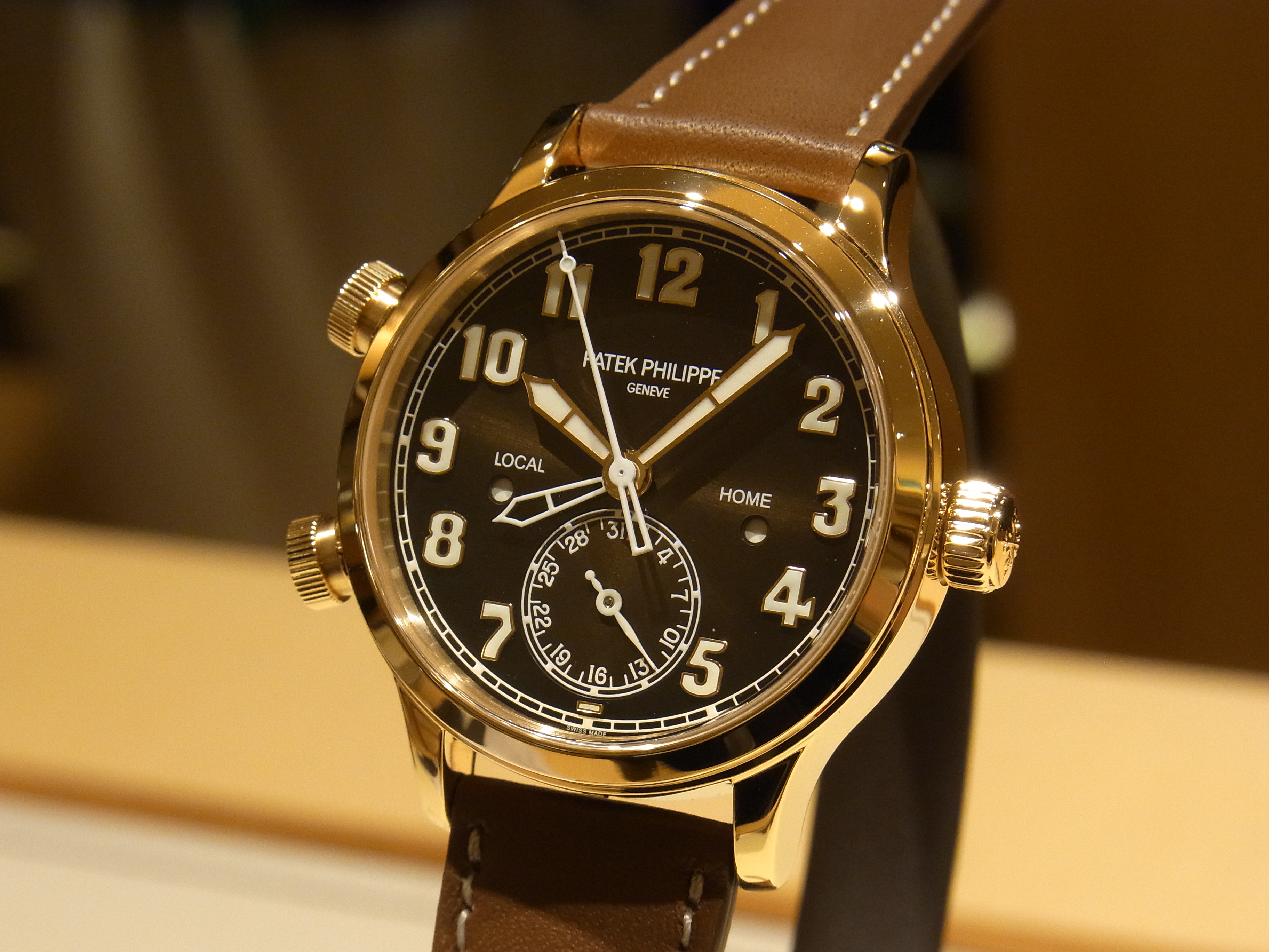 パテック フィリップ初の女性用“トラベルタイム 7234 ” | パテック