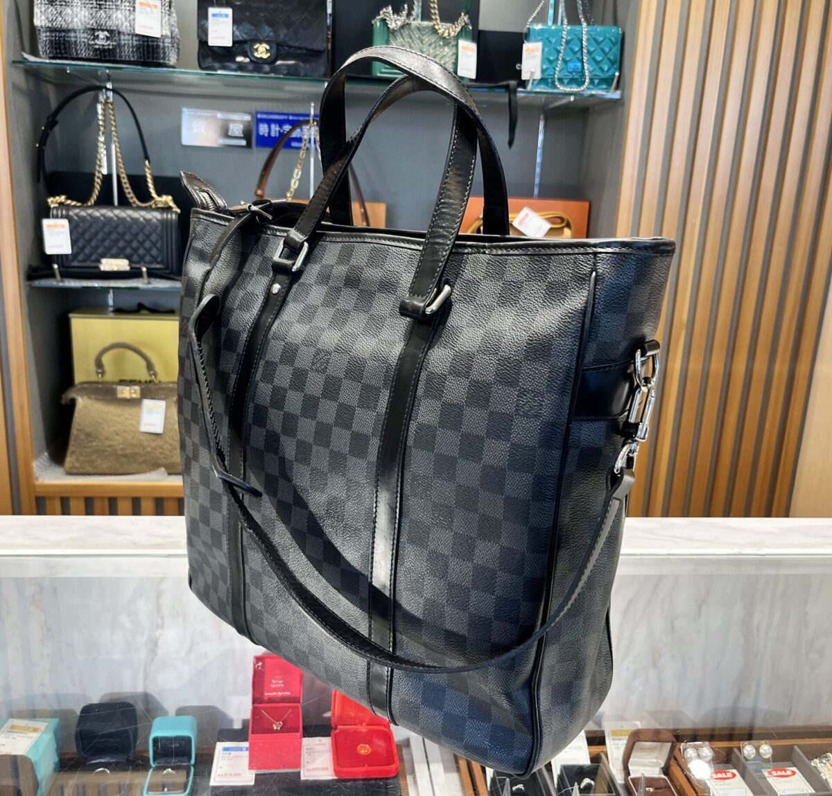 ルイヴィトン ダミエグラフィット タダオトートバッグ 高価買取