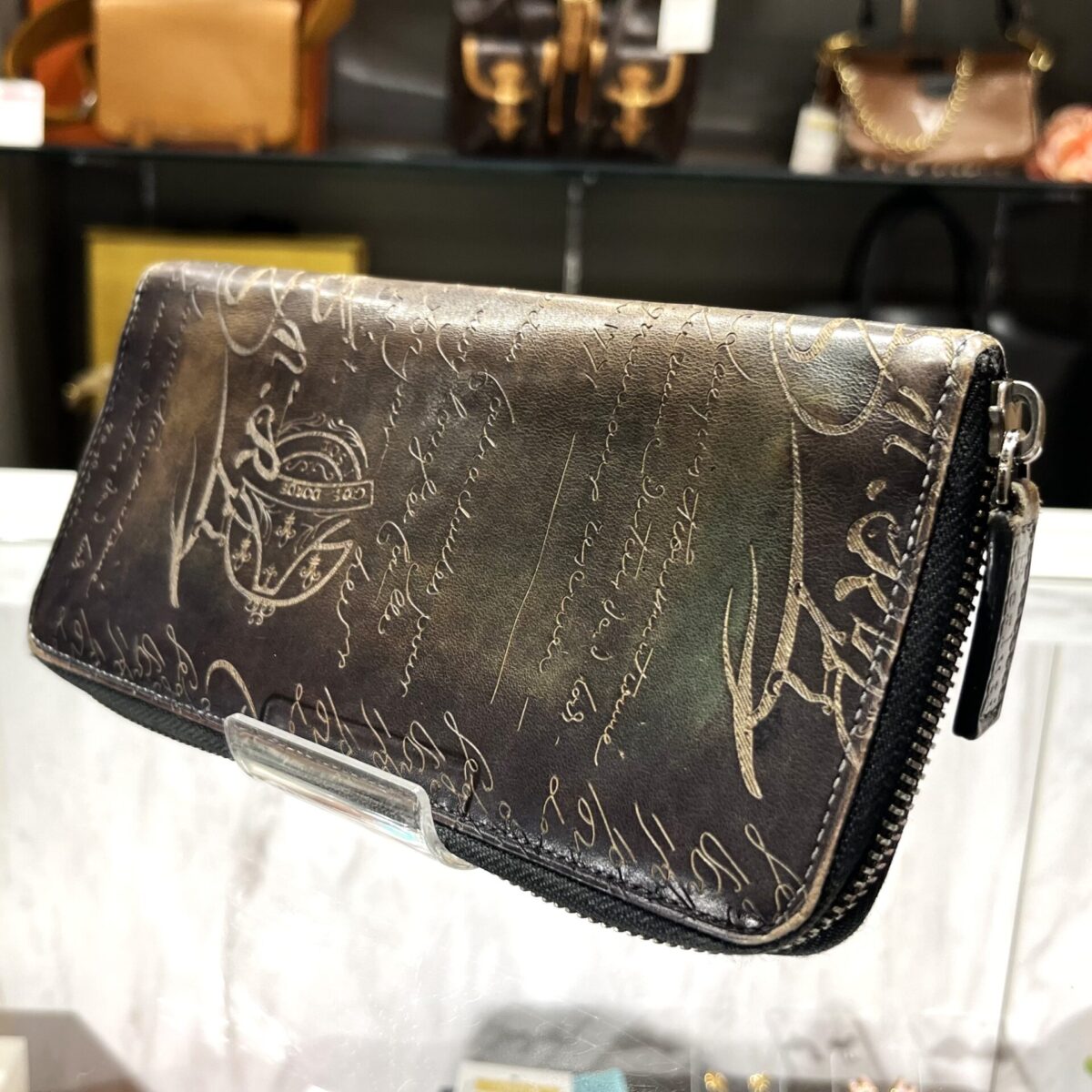 ベルルッティ 買取価格が上がる！人気のイタウバ カリグラフィ長財布