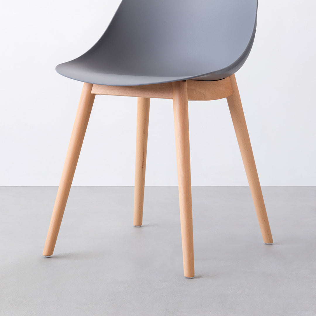 Egg - Pale シェル型の ダイニングチェア 2脚セット – KANADEMONO