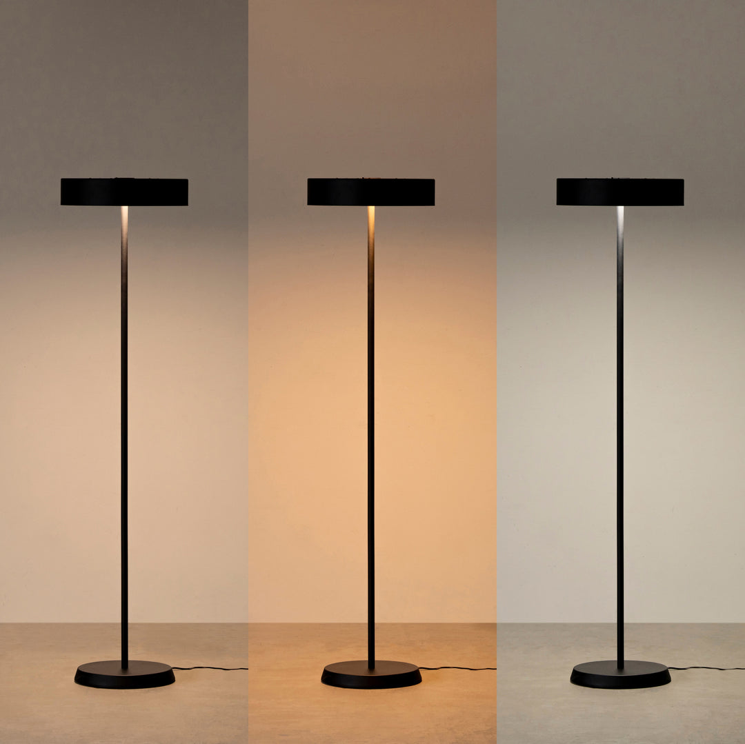 多機能なスチール製 フロアライト – KANADEMONO
