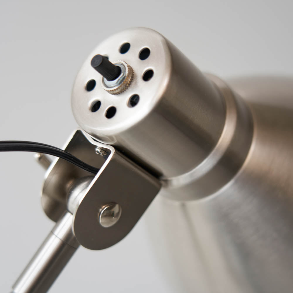 インダストリアル シンプル フロアランプ – KANADEMONO