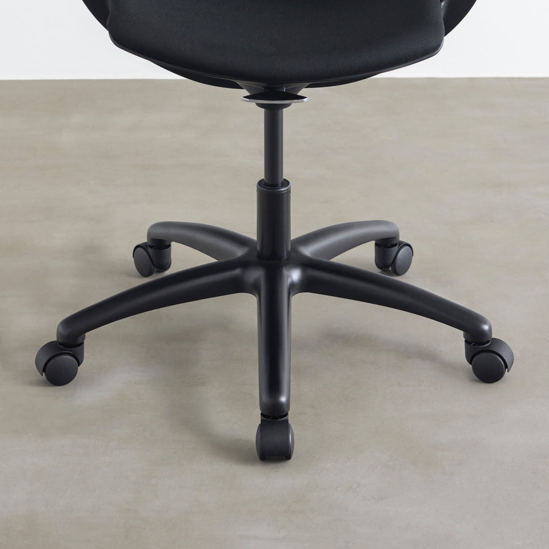 Unique - Style All Black ユニークなフォルム デスクチェア – KANADEMONO