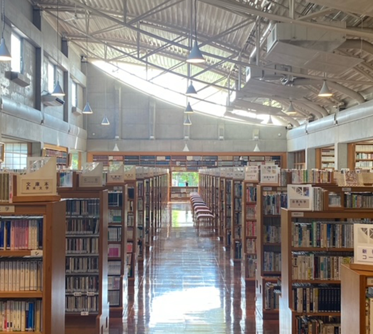 苅田町立図書館
