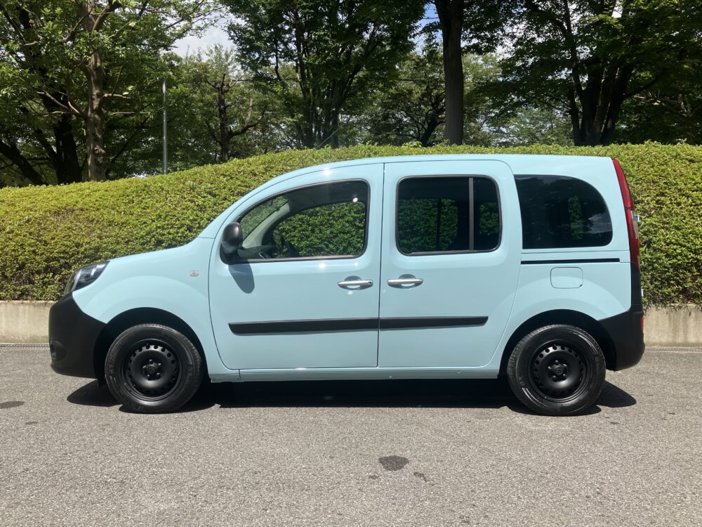 新着在庫車両のご紹介】Phase2 Renault KANGOO ZEN 【KANGOO NO MORI