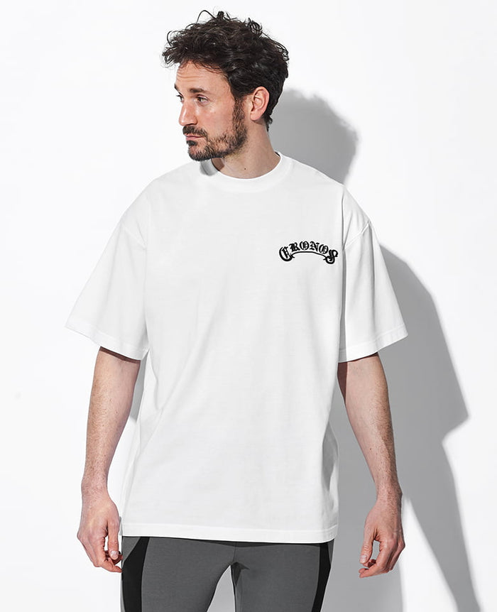 クロノス アーチ ブラックレター オーバーサイズ Tシャツ – 買えるLEON