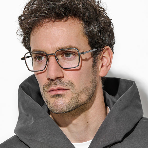 AKX-529 – 買えるLEON