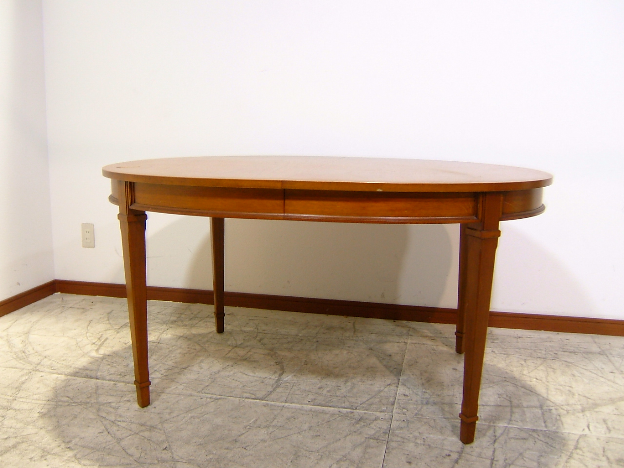 尼崎市にてドレクセル ヘリテイジ(DREXEL HERITAGE)のダイニング