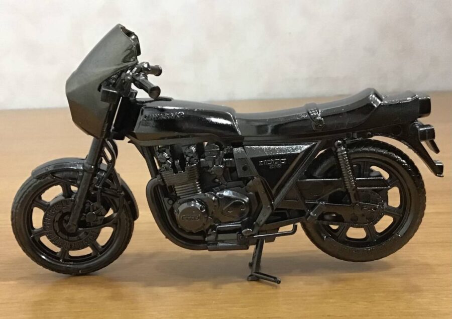 世界の名車シリーズ No.34 Kawasaki z1000 Z1-R ミニレプリカ