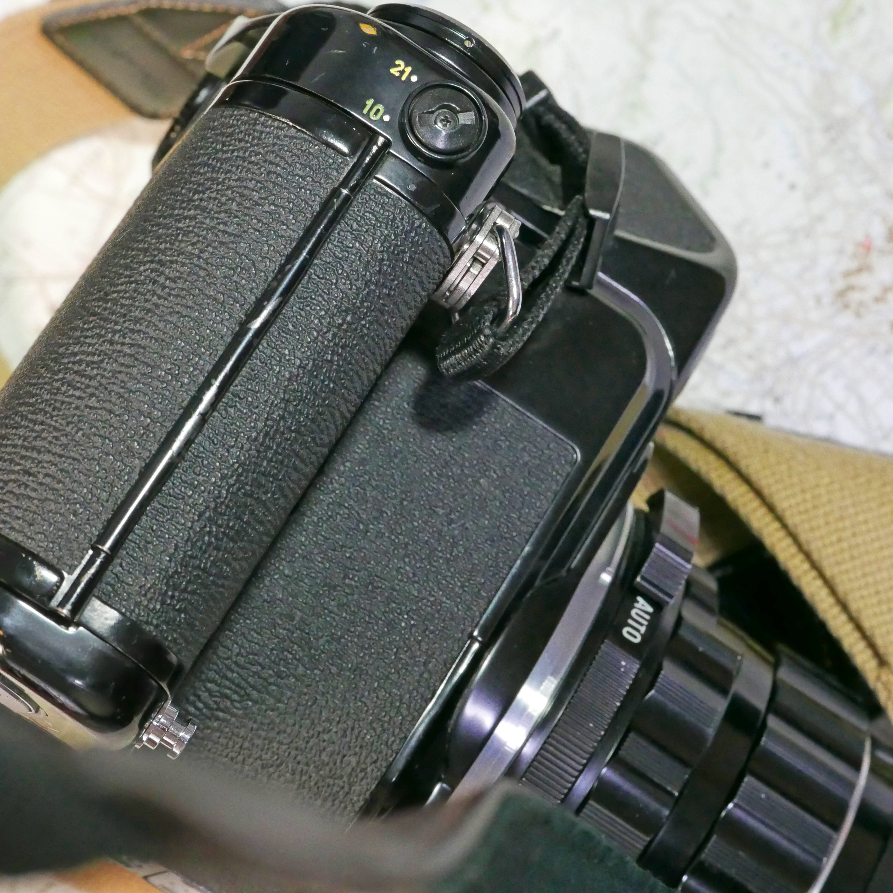 ペンタックス6X7「前後期？」でフィルムカウンター切り替えに触るヨ！