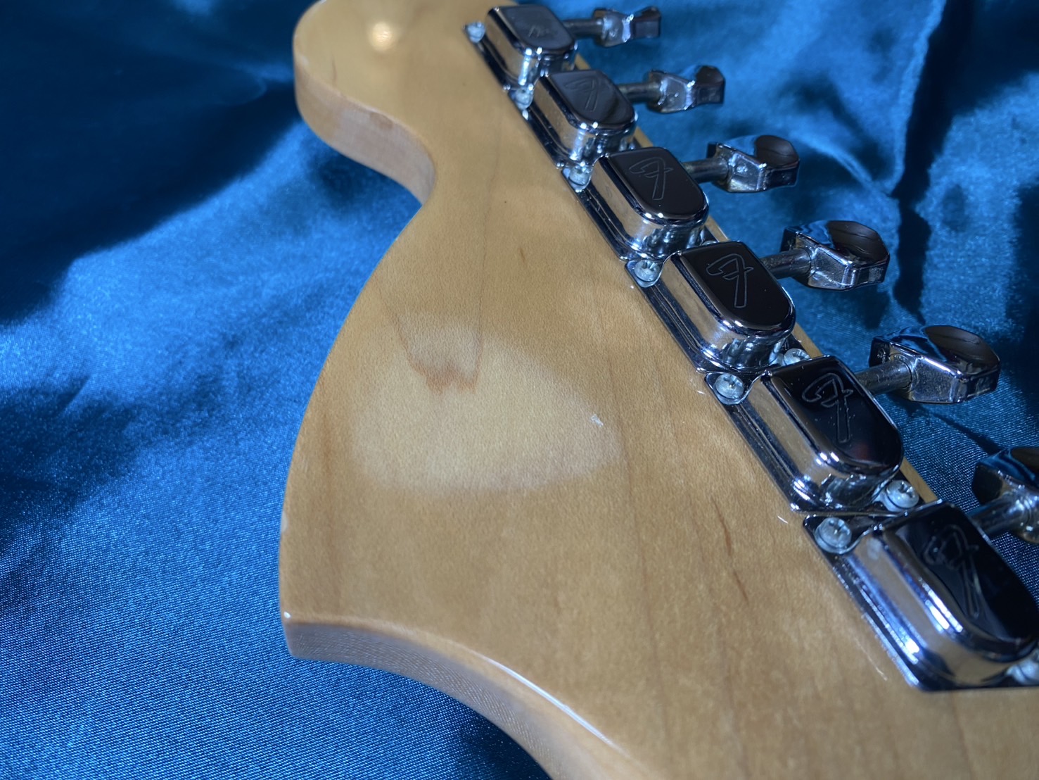 Fender Japanイングウェイモデル純正ハードケース付き Fender JAPAN