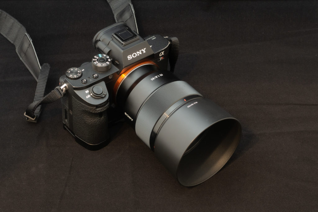ソニーFE85mm F1.8：6万円で高い光学性能を誇る大口径中望遠レンズ