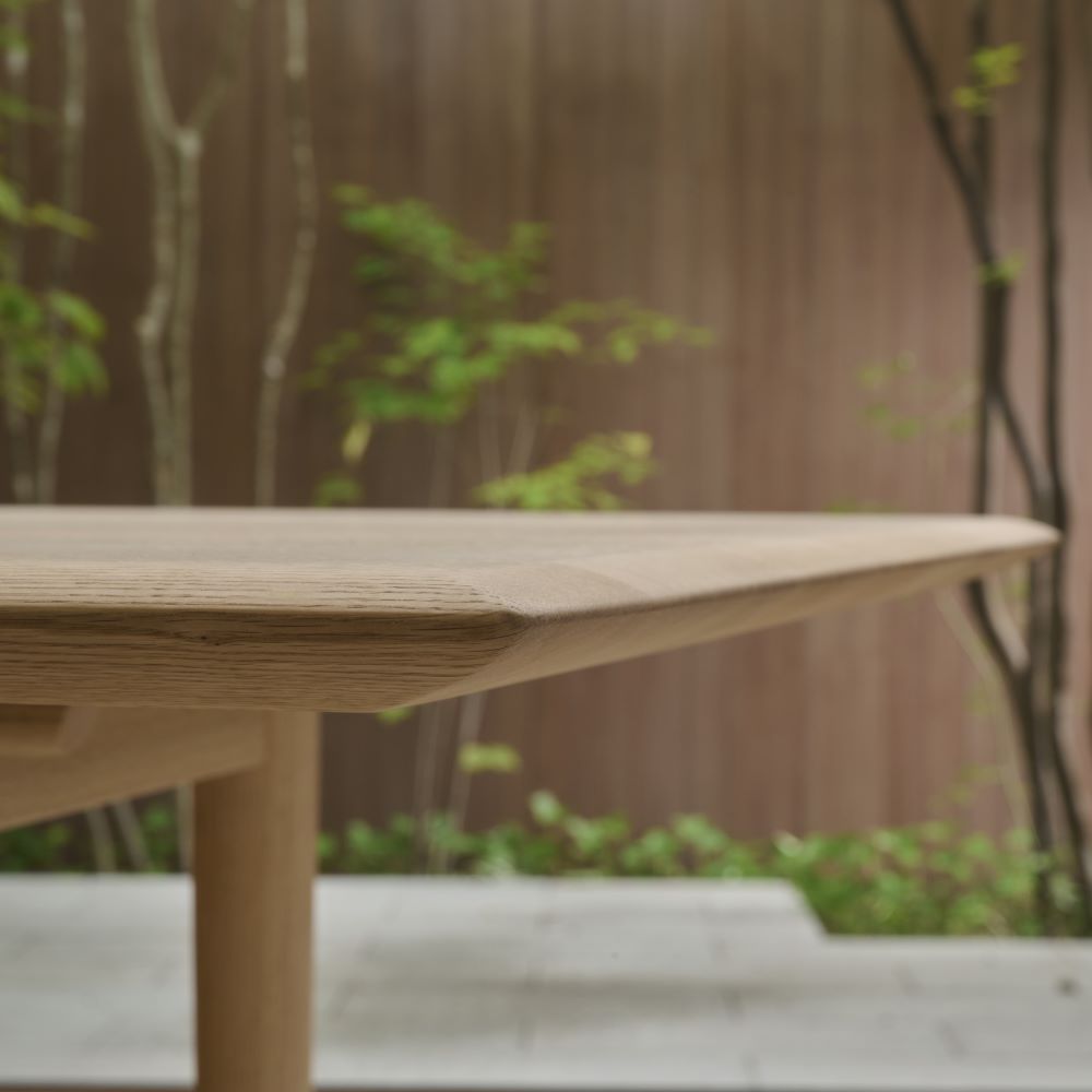 灑(セン) ダイニングテーブルSDT04～07A(W1650～2100) – 柏木工株式