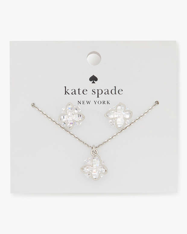 サムシング スパークリー バタフライ ペンダント アンド ピアス セット