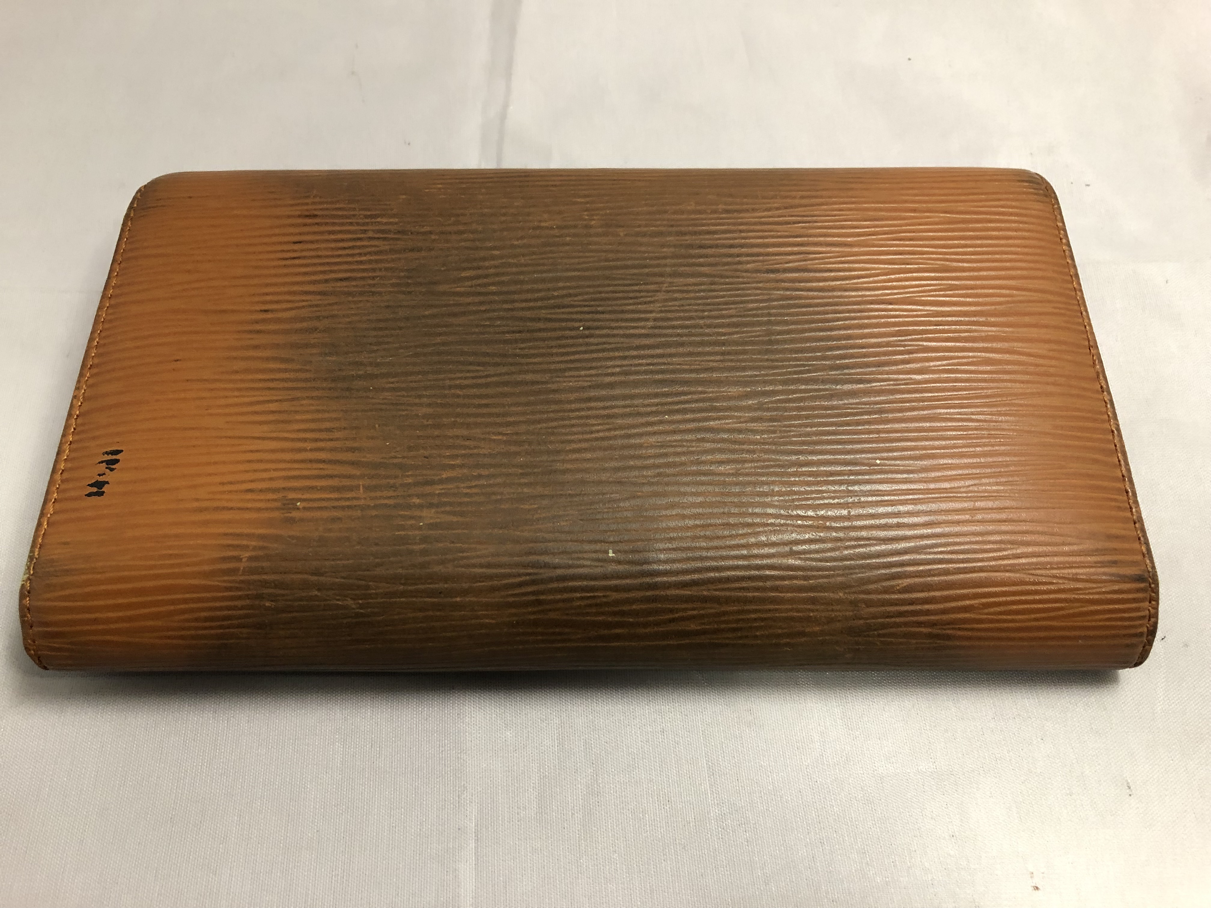 LOUIS VUITTON(ルイヴィトン) 長財布 エピ | リペア革工房 福岡中央