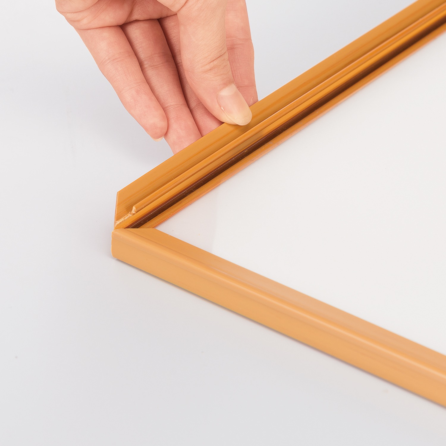 ライトポスターフレームA1茶 | カワジュン リテールソリューション事業