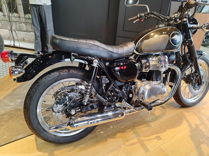 現行W800/MEGURO K3 に装着できるカワサキ純製シート | KAWASAKI-ZONE