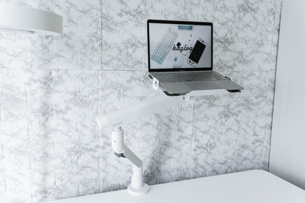 COFO 無重力モニターアームPro レビュー | 操作性の高さとミニマルな