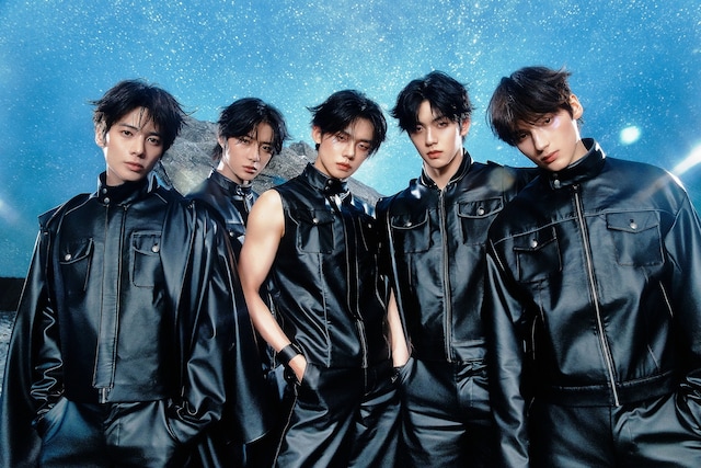 TOMORROW X TOGETHER(TXT)のヨンジュンがソウルの幻想的な雪景色の中