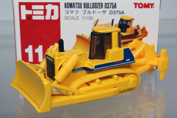 ミニカーショップ ケンボックス トミカ 赤箱☆114☆コマツブルドーザ
