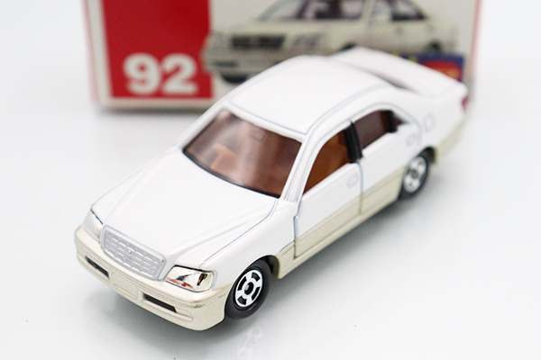 ミニカーショップ ケンボックス トミカ 赤箱☆92☆トヨタクラウン