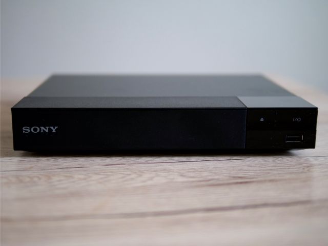 1万円以下で安く買えるブルーレイプレーヤー「SONY BDP-S1500」を1年