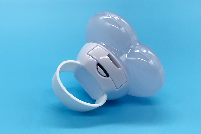 水色の文字がくっきり映えるハート型リングライト｜オリジナルグッズ